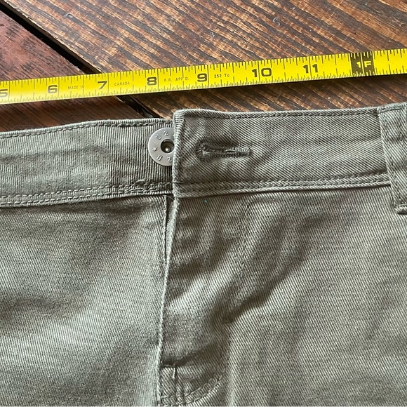 Shorts U2B  URBAN BASICS   SIZE ‘’13’’  SALE - Picture 6 of 10